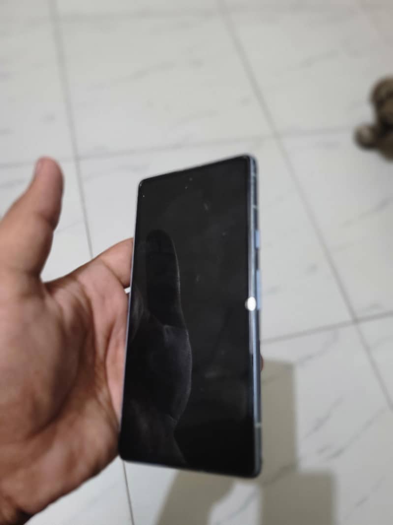 Google Pixel 7a in scratch less condition 4