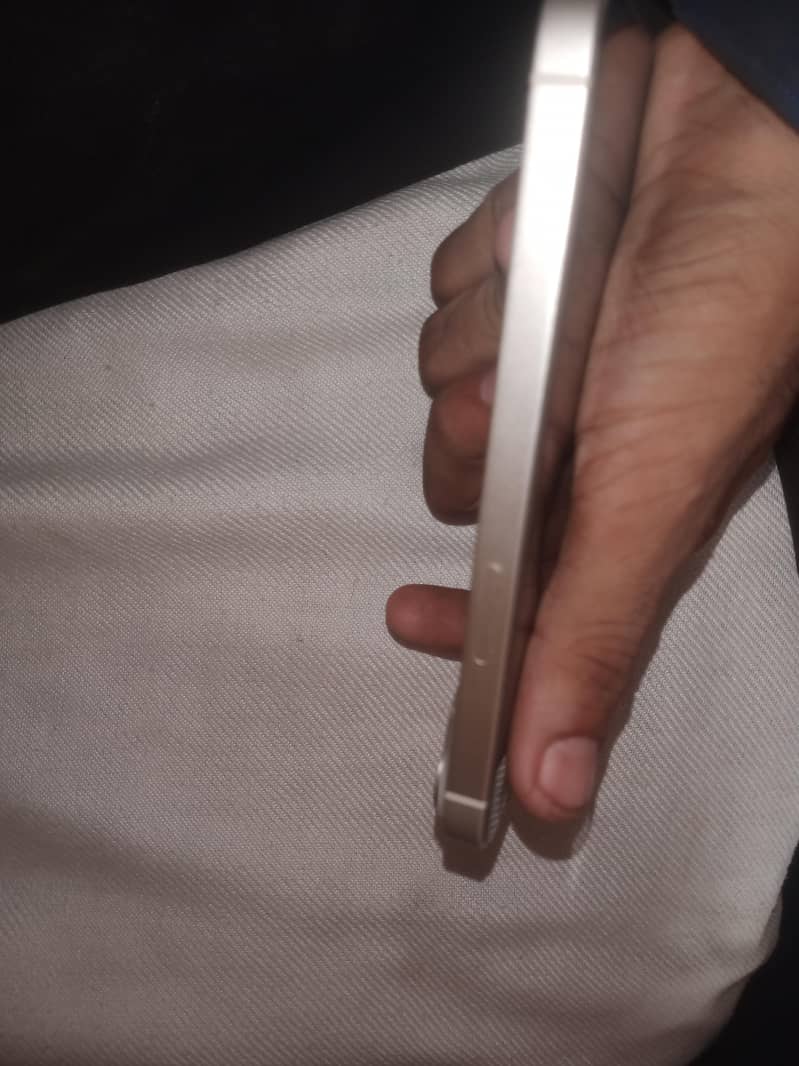 Apple iPhone 14 5