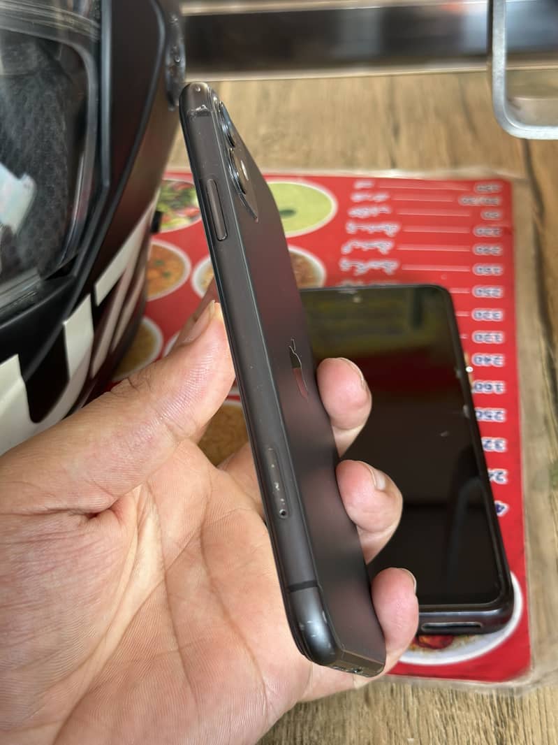 Apple iPhone 11 2