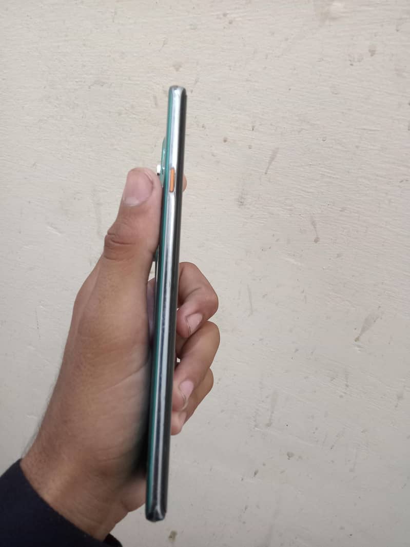 Tecno CAMON 40 Pro 1