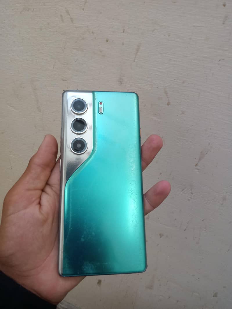 Tecno CAMON 40 Pro 5