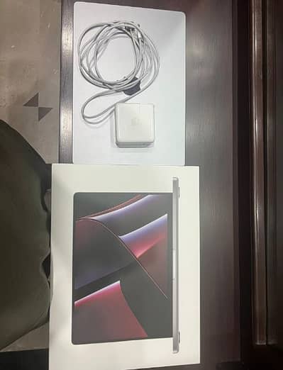 Apple MacBook Pro M2 Genuine