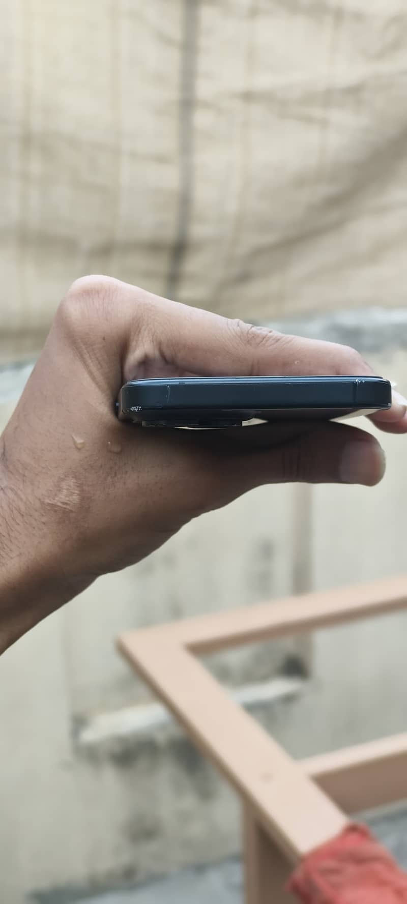 iPhone 15 4