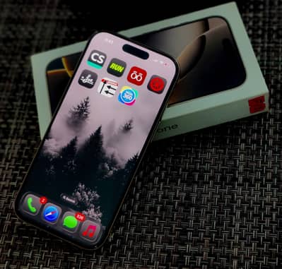 iPhone 16 Pro 256GB Desert Titanium (10/10 Condition]