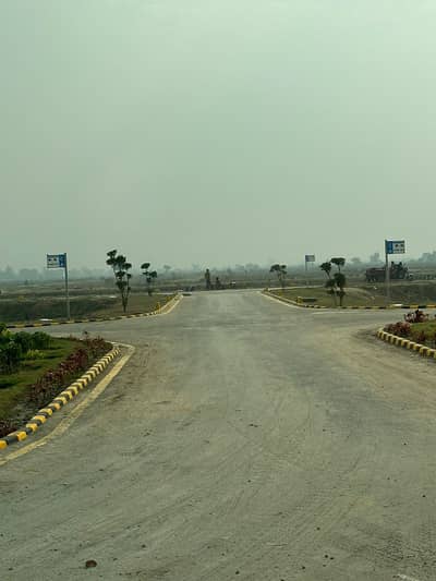 ALL DUES CLEAR CORNER PLOT FOR SALE N BLOCK