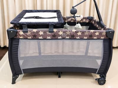 baby playpen/baby cribe