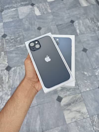 Apple iPhone 13