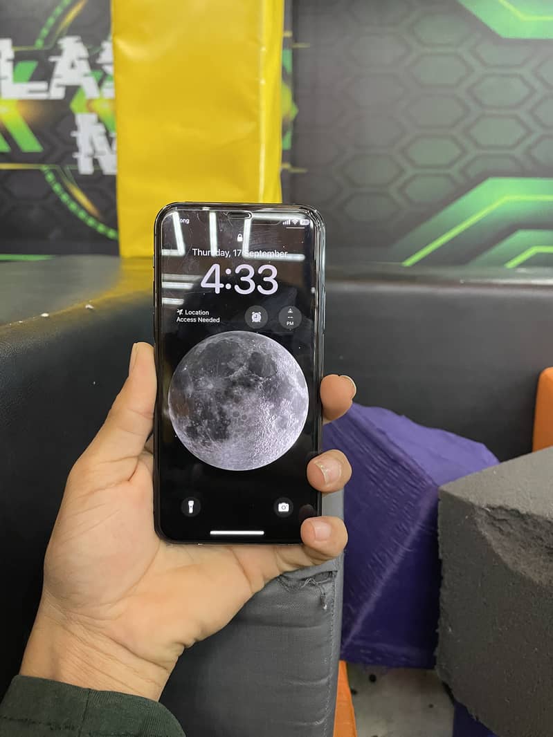 Apple iPhone 11 Pro 1