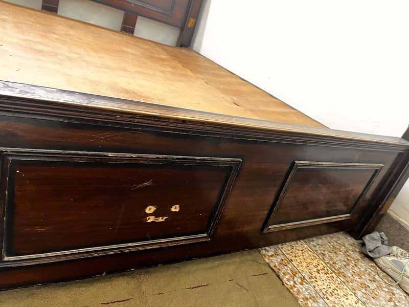 Queen bed 1