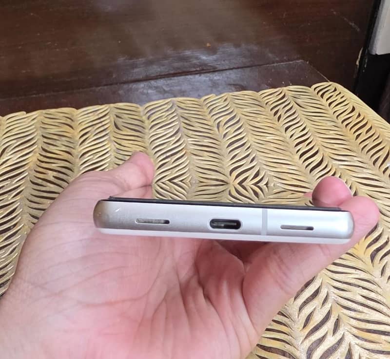 Google Pixel 7a 5
