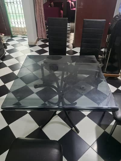 4 seater dining table