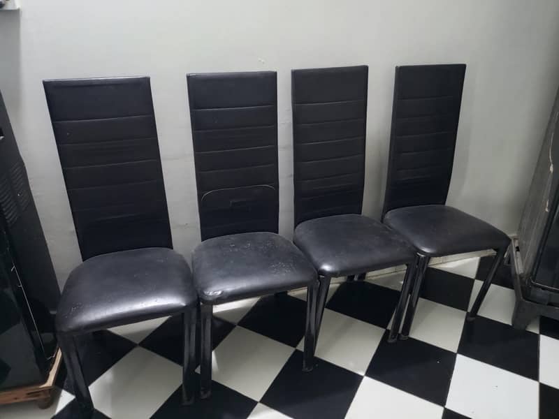 4 seater dining table 3