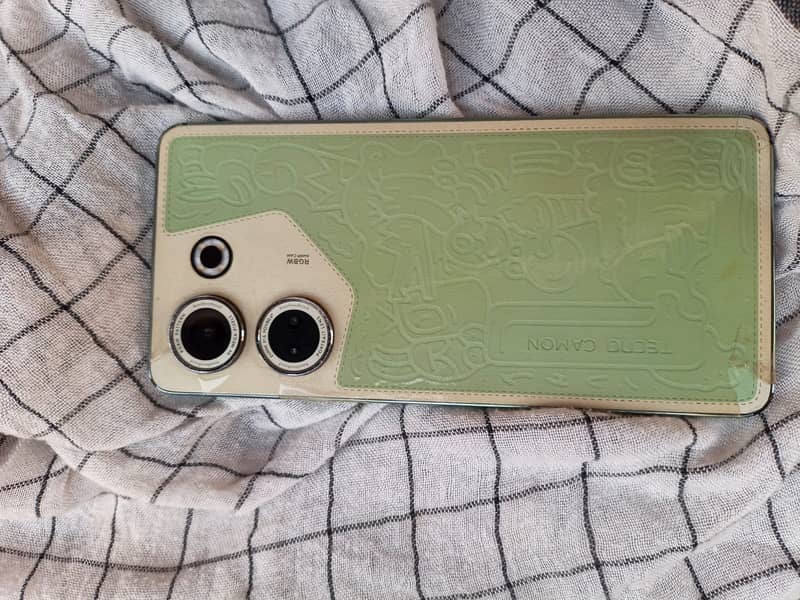 Tecno CAMON 20 0