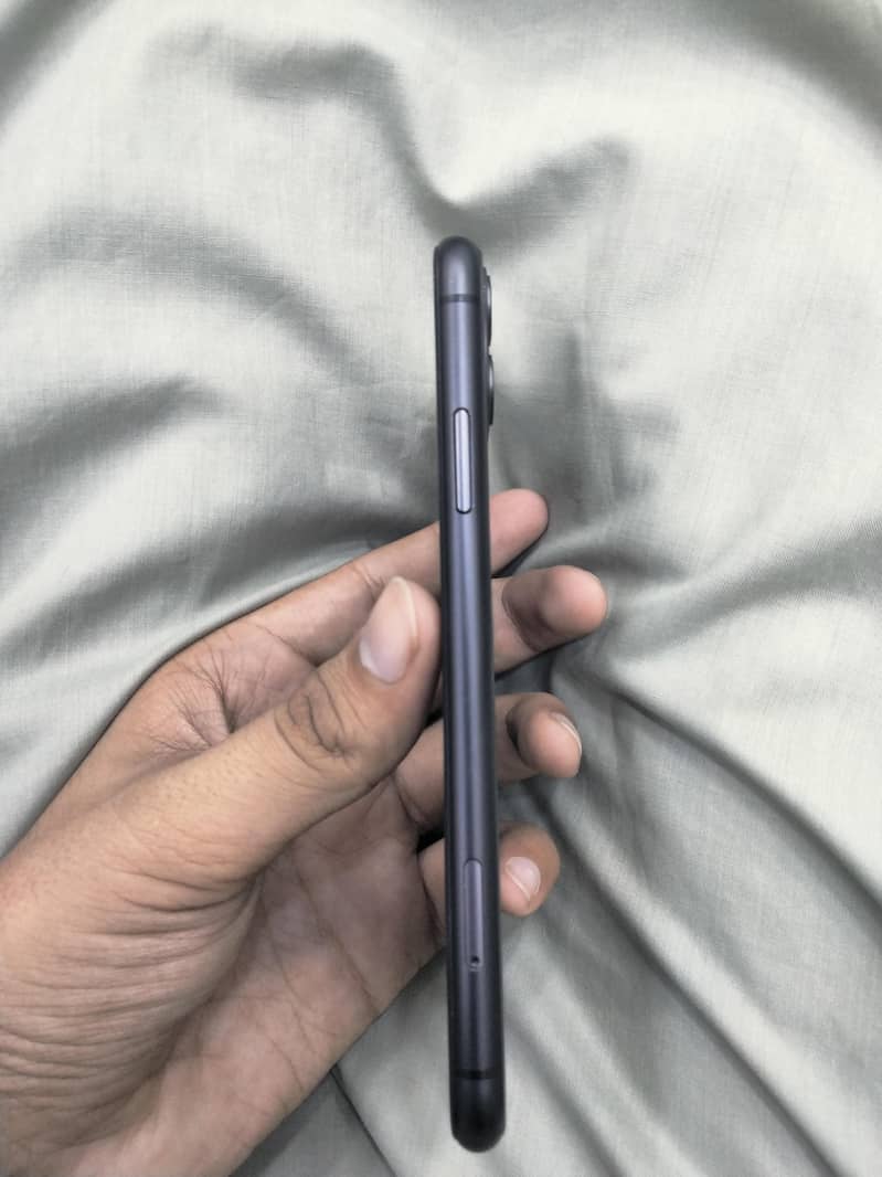 Apple iPhone 11 0