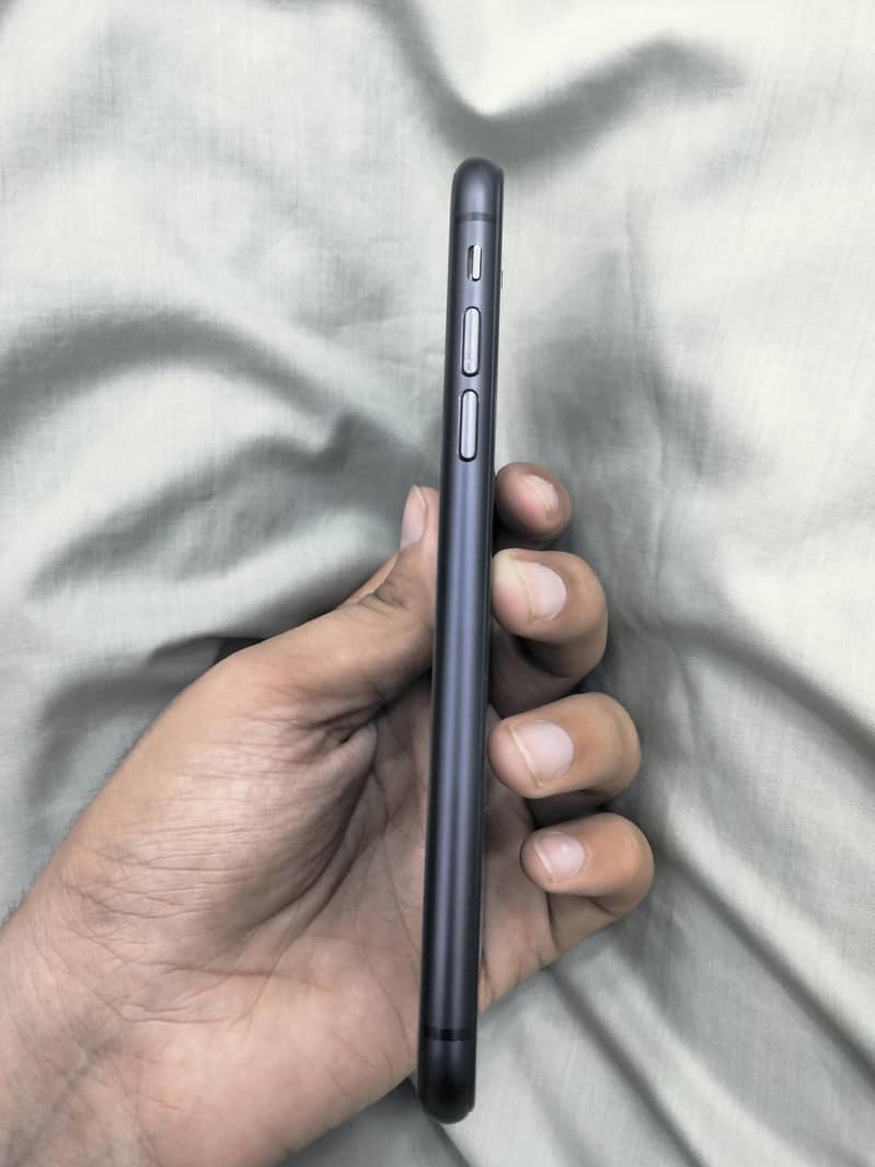 Apple iPhone 11 1