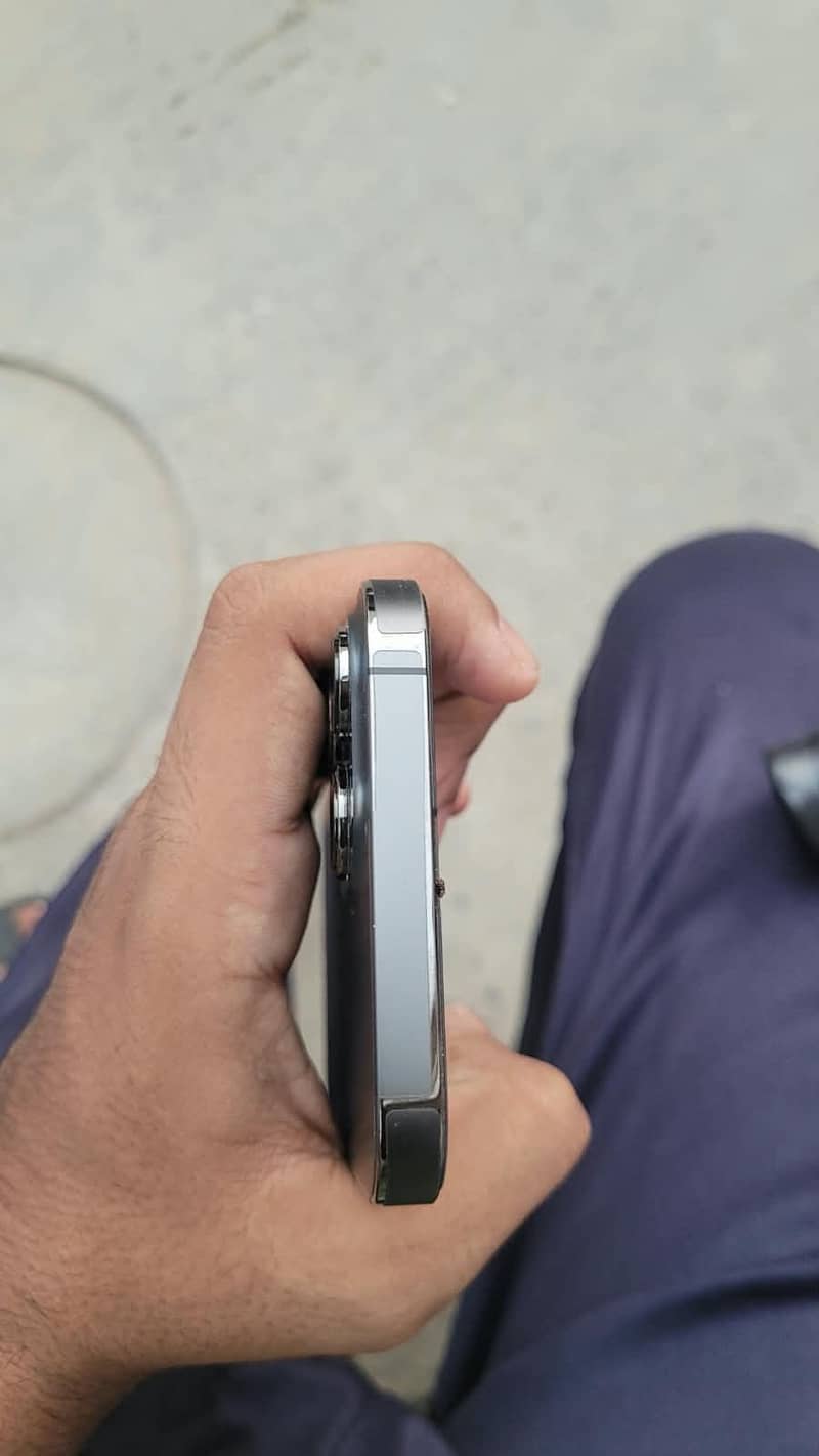 Apple iPhone 13 Pro Max 5
