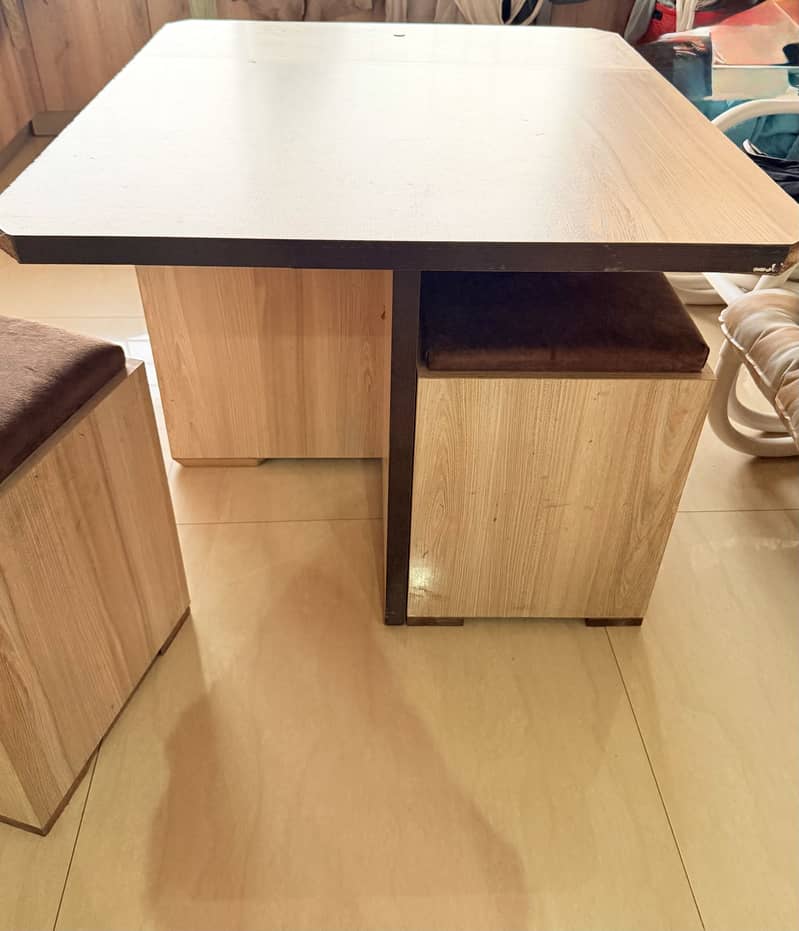 4 seater table 0