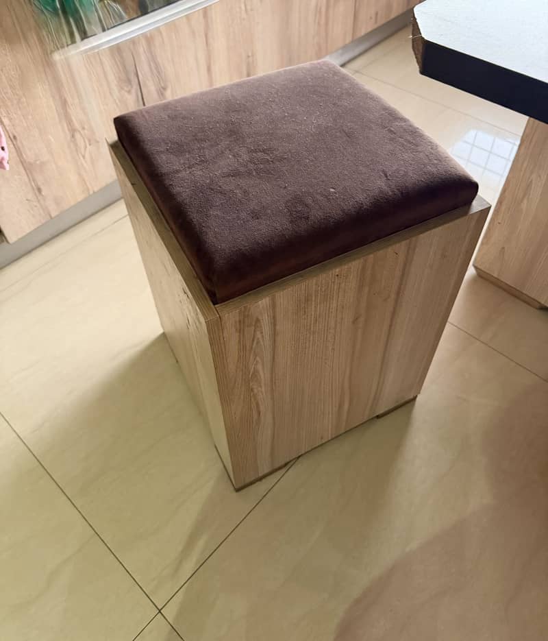 4 seater table 1