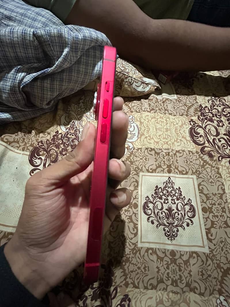 Apple iPhone 14 4
