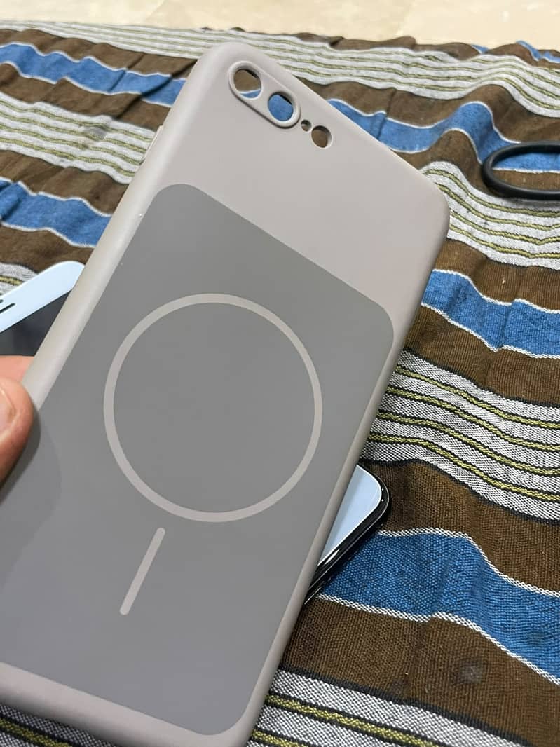 Apple iPhone 7 Plus 1