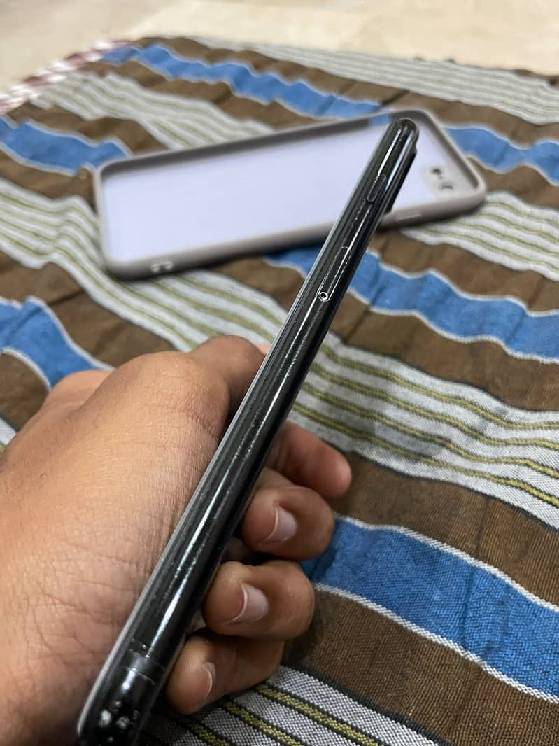 Apple iPhone 7 Plus 3