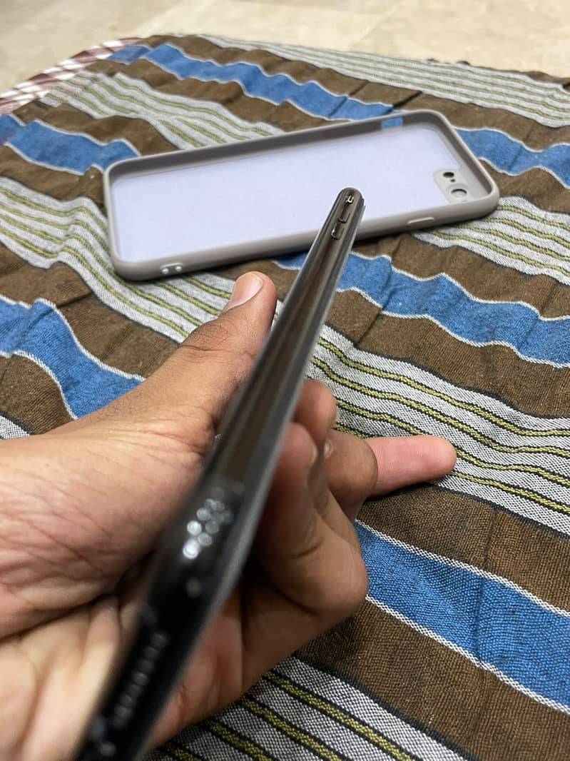 Apple iPhone 7 Plus 6