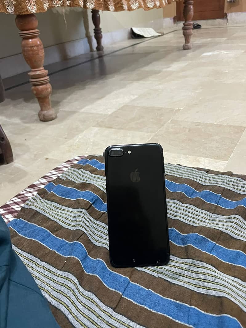 Apple iPhone 7 Plus 9