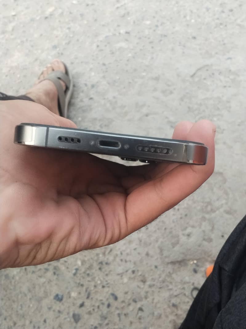 Apple iPhone 13 Pro Max 3