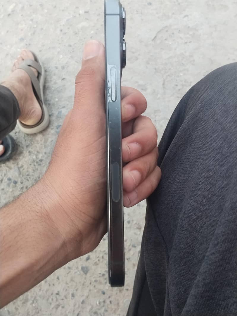 Apple iPhone 13 Pro Max 5