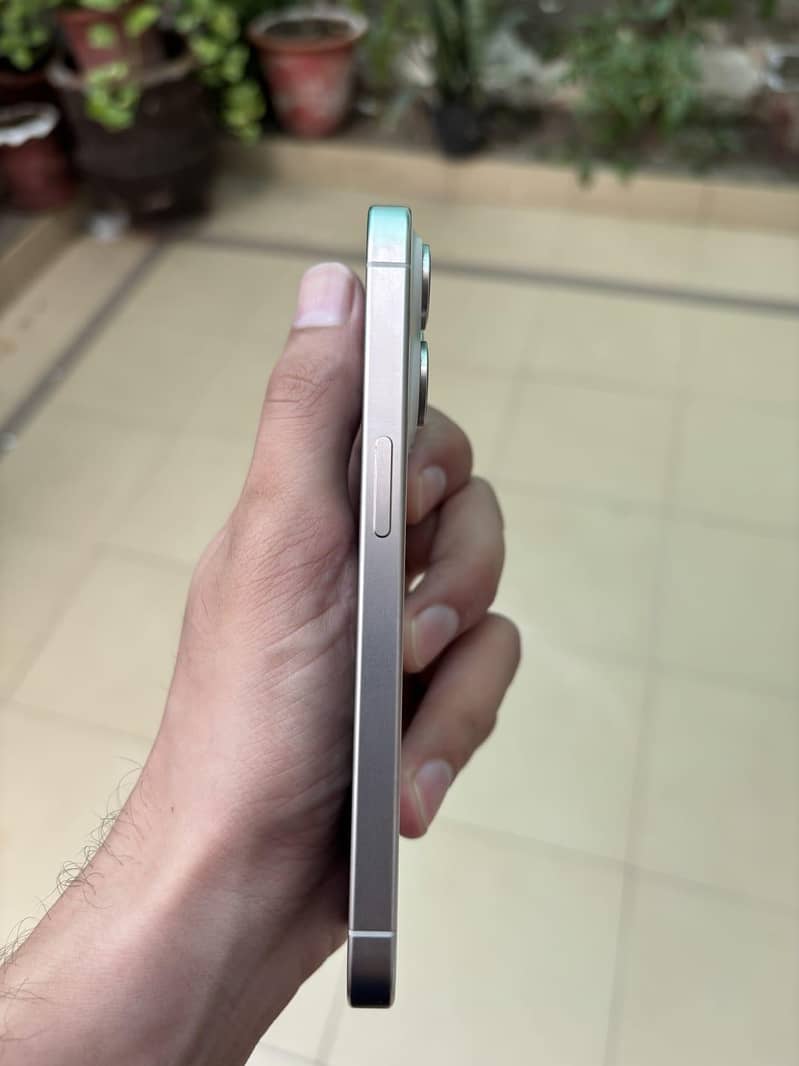 Apple iPhone 15 Pro 1