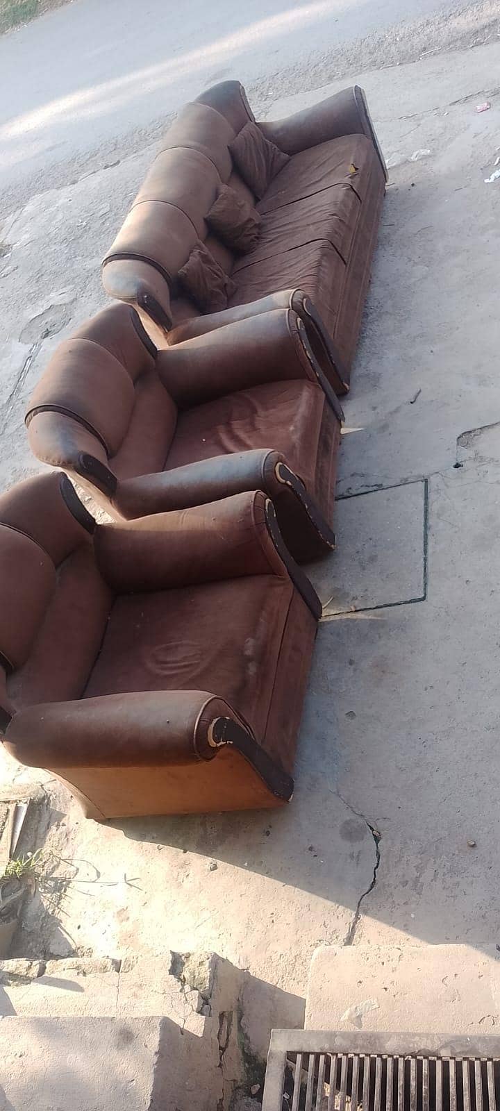 5 seaters sofa 0