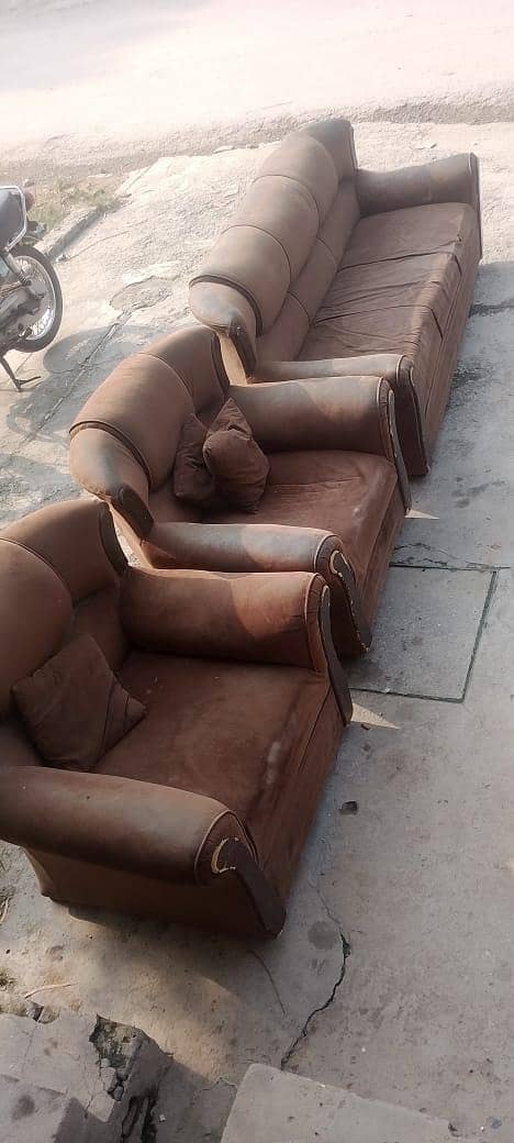 5 seaters sofa 2