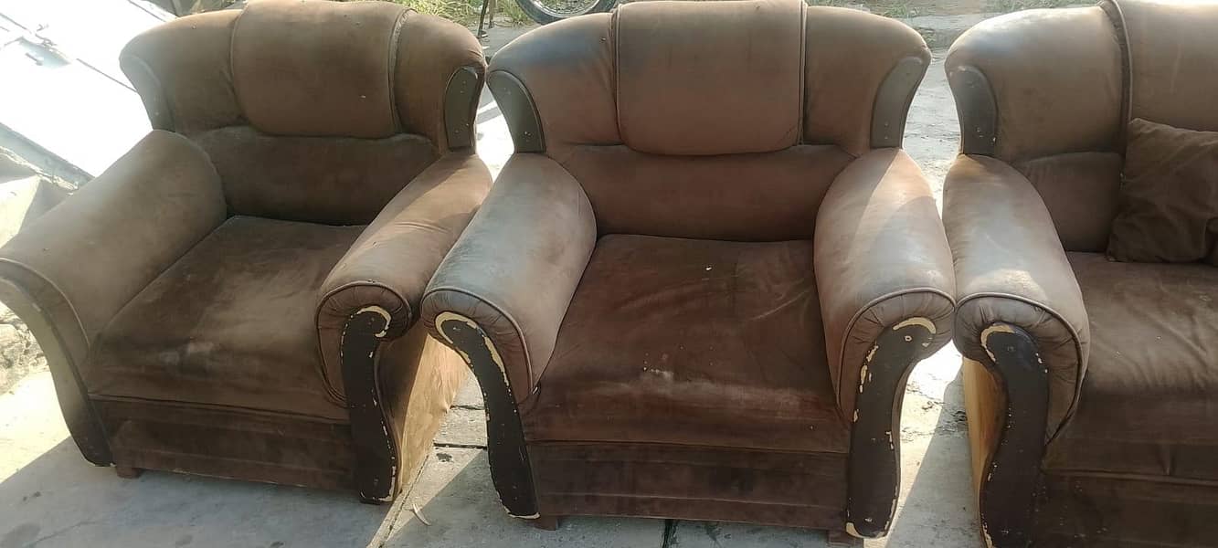 5 seaters sofa 3