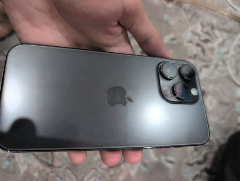 Apple iPhone 14 Pro Max 3