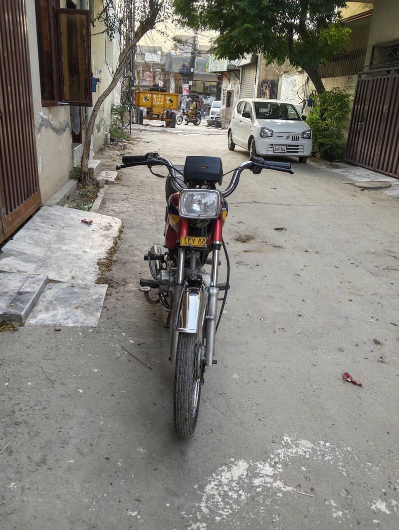united 70cc 9