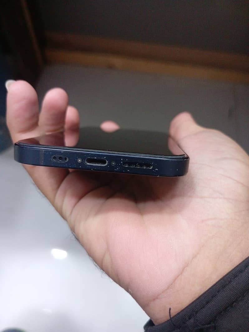 Apple iPhone 12 1