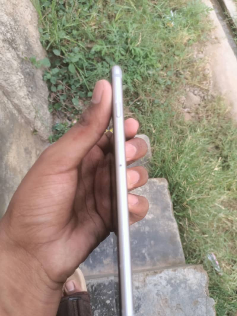 Apple iPhone 6S Plus 1