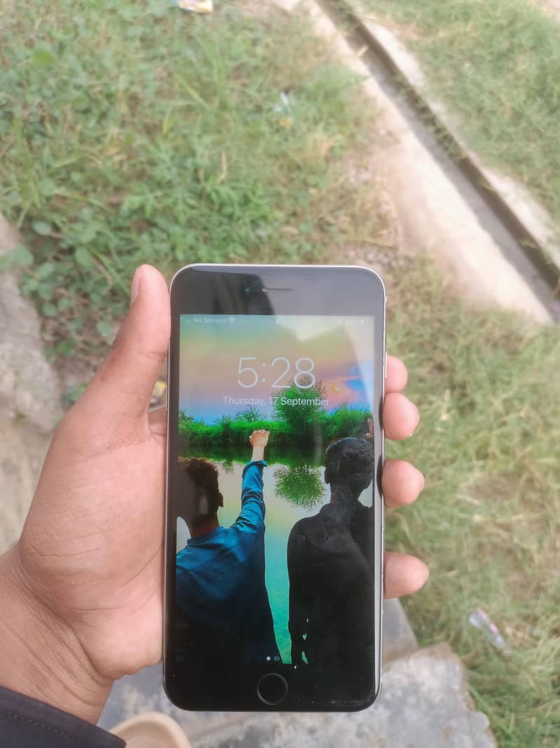 Apple iPhone 6S Plus 5