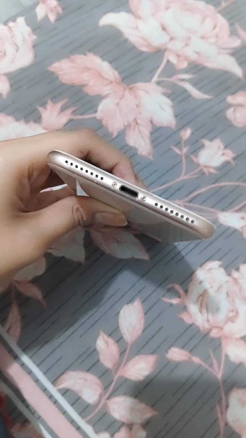 Apple iPhone 8 Plus 2