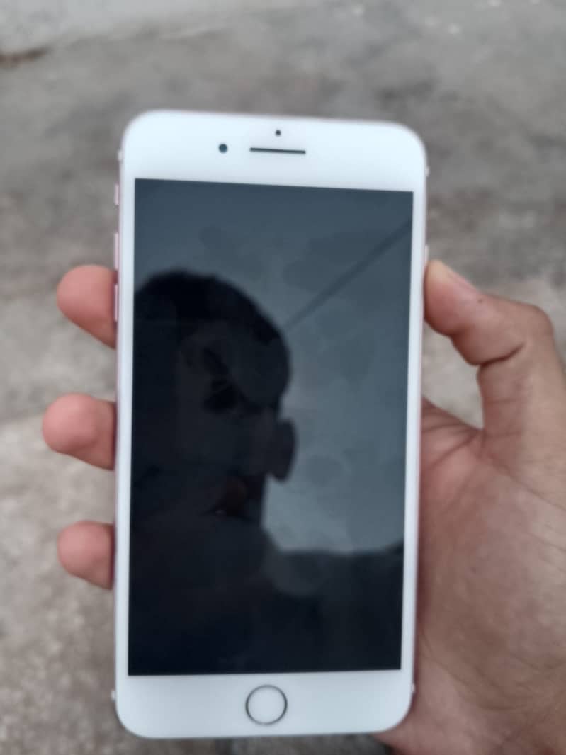 Apple iPhone 7 Plus 0