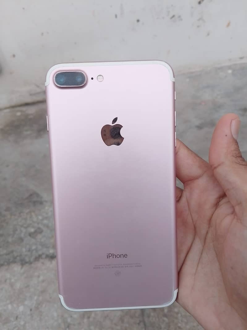 Apple iPhone 7 Plus 4
