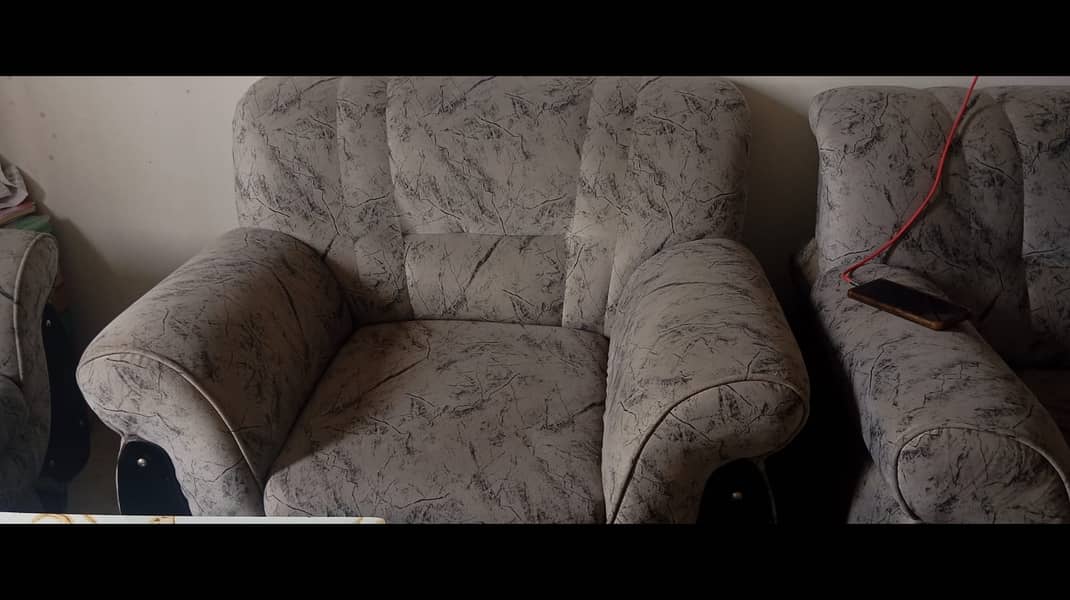 5 Seater Sofa set with table 8