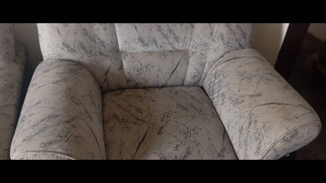 5 Seater Sofa set with table 12