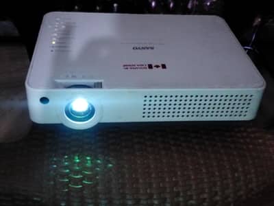 Sanyo Multimedia Projector with Power & VGA Cable - Works Great