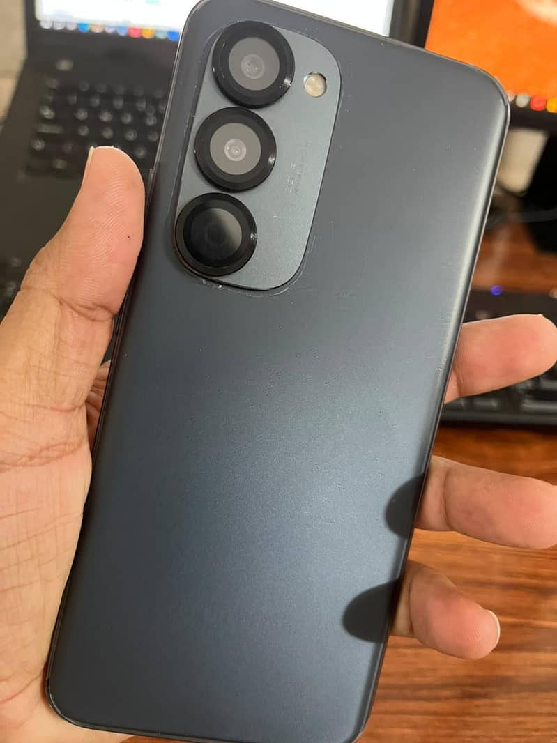 Spark 40 pro+ 1