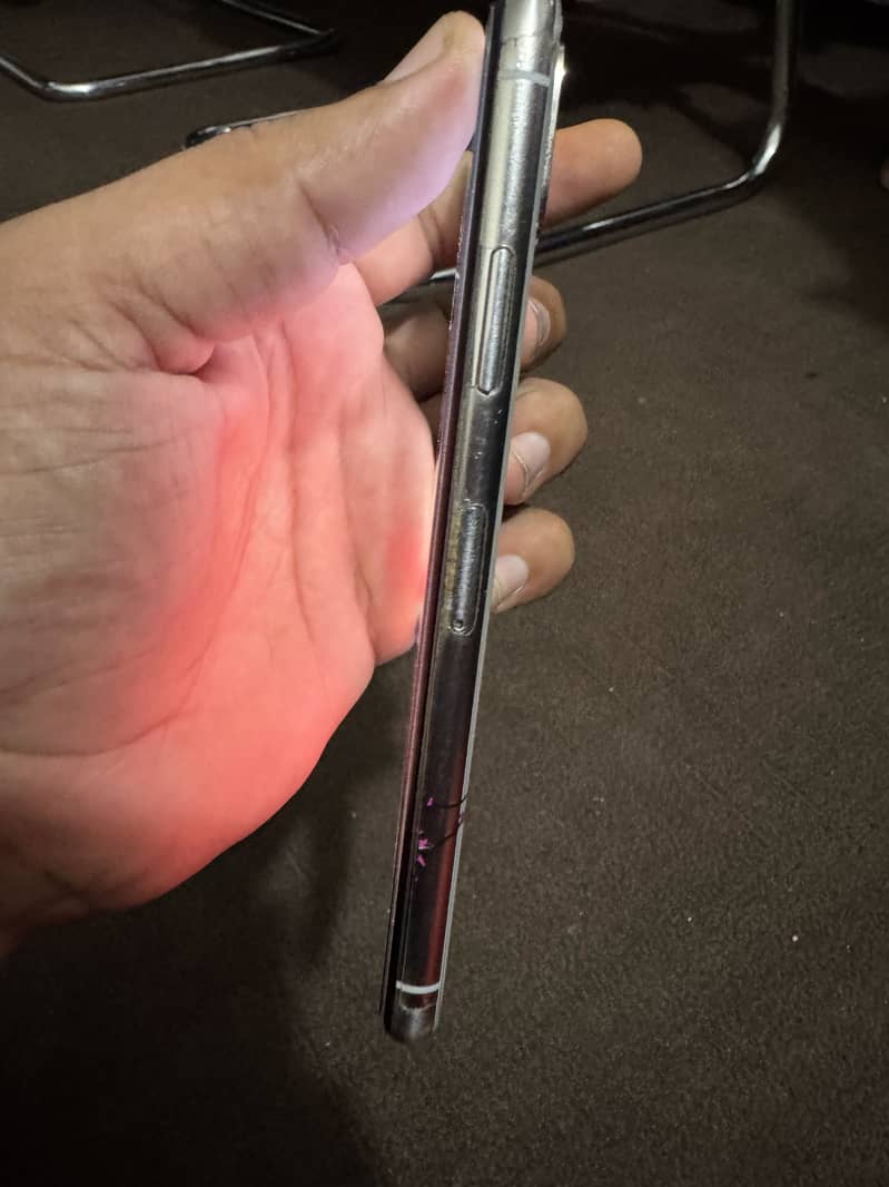 Apple iPhone X 3