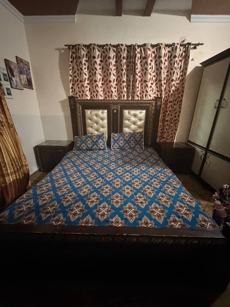 2 King size bed sets 12