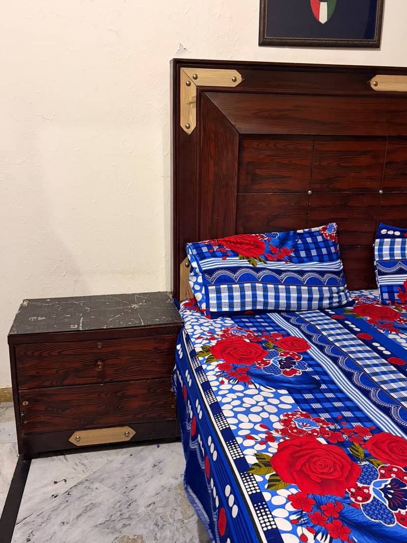 2 King size bed sets 14