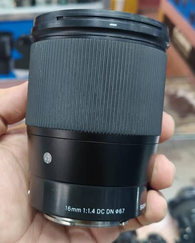 Sigma 16mm f/1.4 Sony mount fresh condition