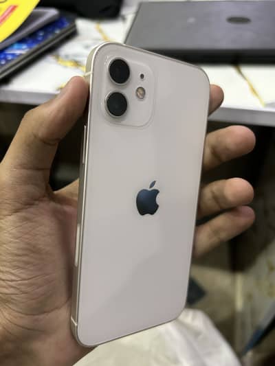 Apple iPhone 12